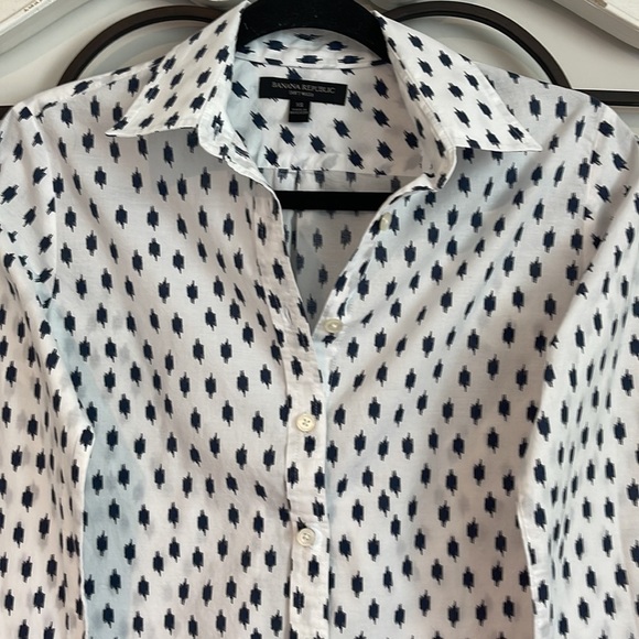 BANANA REPUBLIC SOFT WASH OXFORD WHITE/BLUE SIZE EXTRA SMALL - Picture 2 of 9